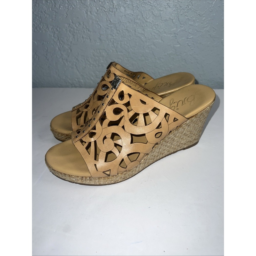 Brighton Daria Tan Leather Silver Charm Diecut Platform‎ Wedge Sandals Sz 7.5 M